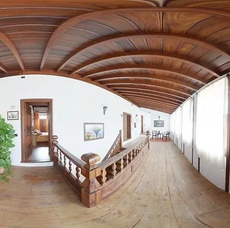 Rural Bentor Venkovský dům *